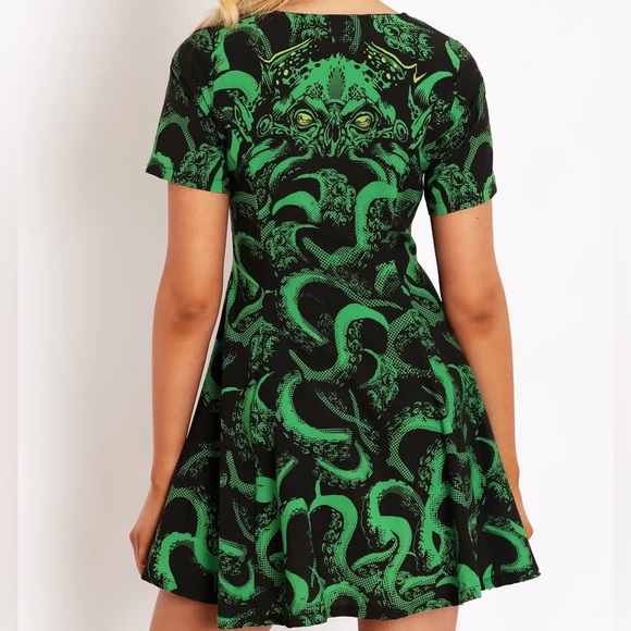 Blackmilk “CTHULHU EVIL V DRESS” SIZE MEDIUM M NWT H P LOVECRAFT - Picture 15 of 16